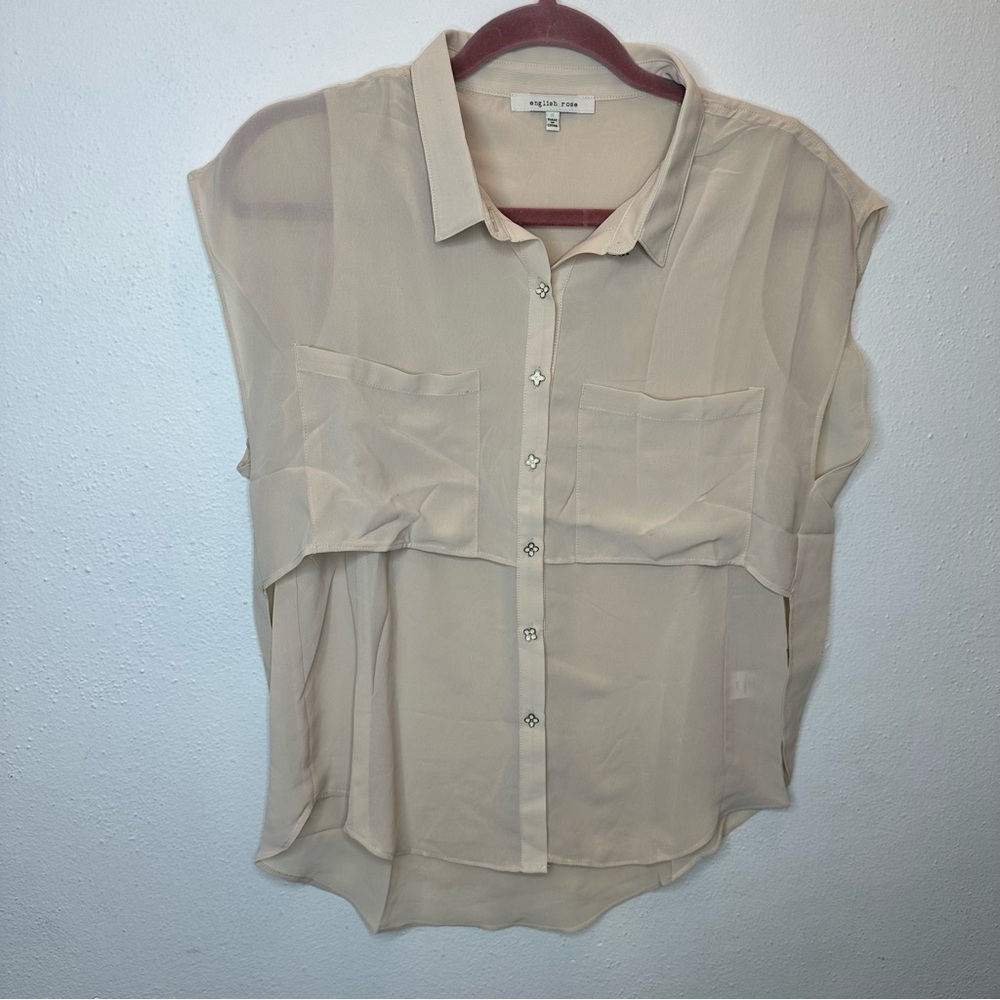 NWT English Rose Beige Peatals Button Up Top Size Small